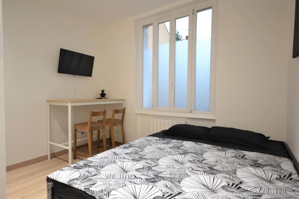 Studio En Residence Privee A Вильорбан Екстериор снимка